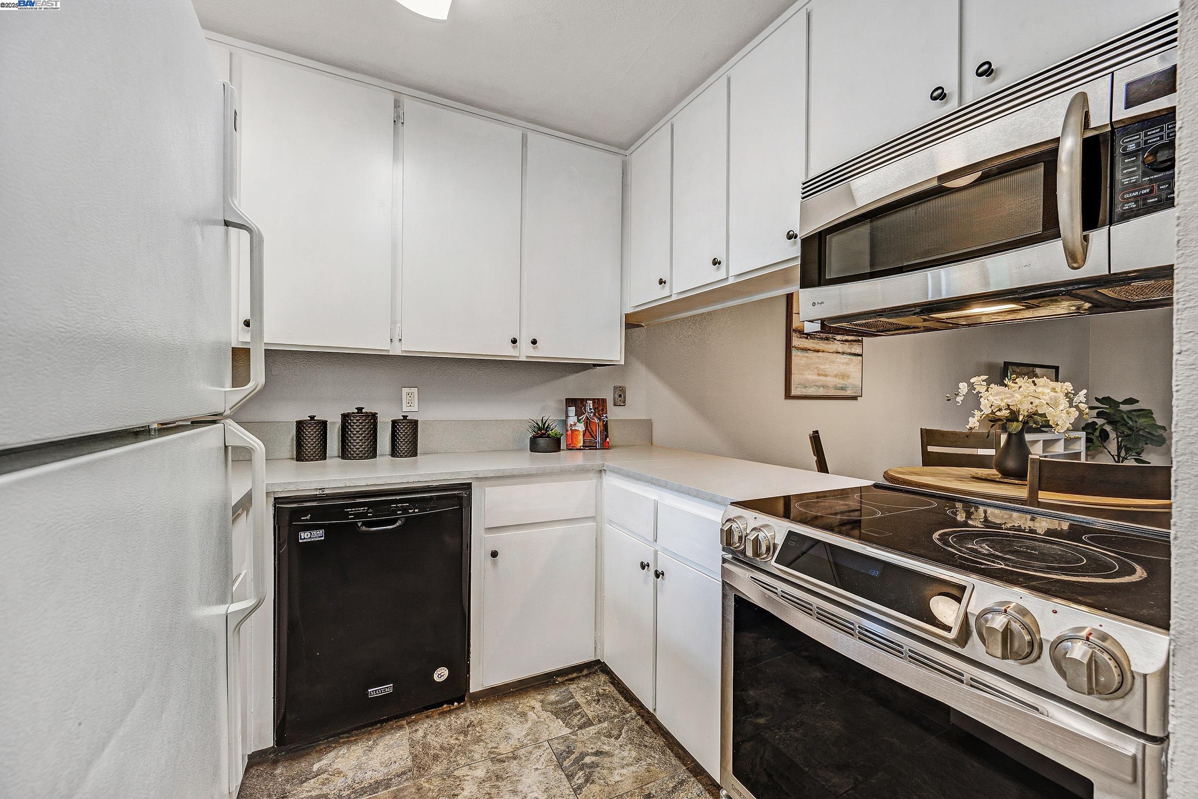 3845 Vineyard Ave # F