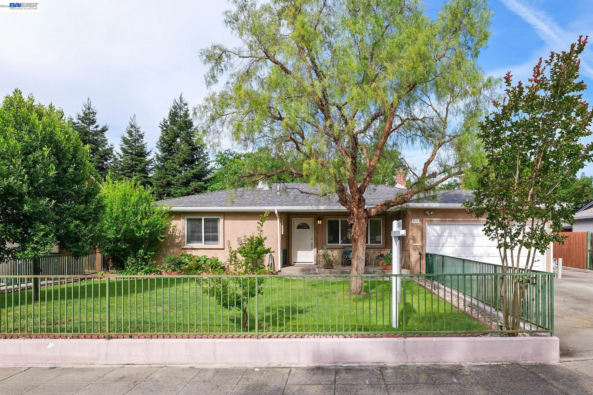8280 Cardiff Dr