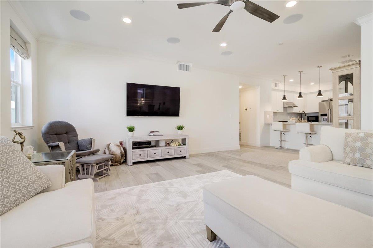 115 Agustin Narvaez Street Unit: 7