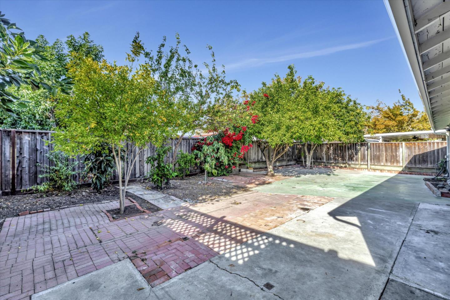 13719 Highwood Drive