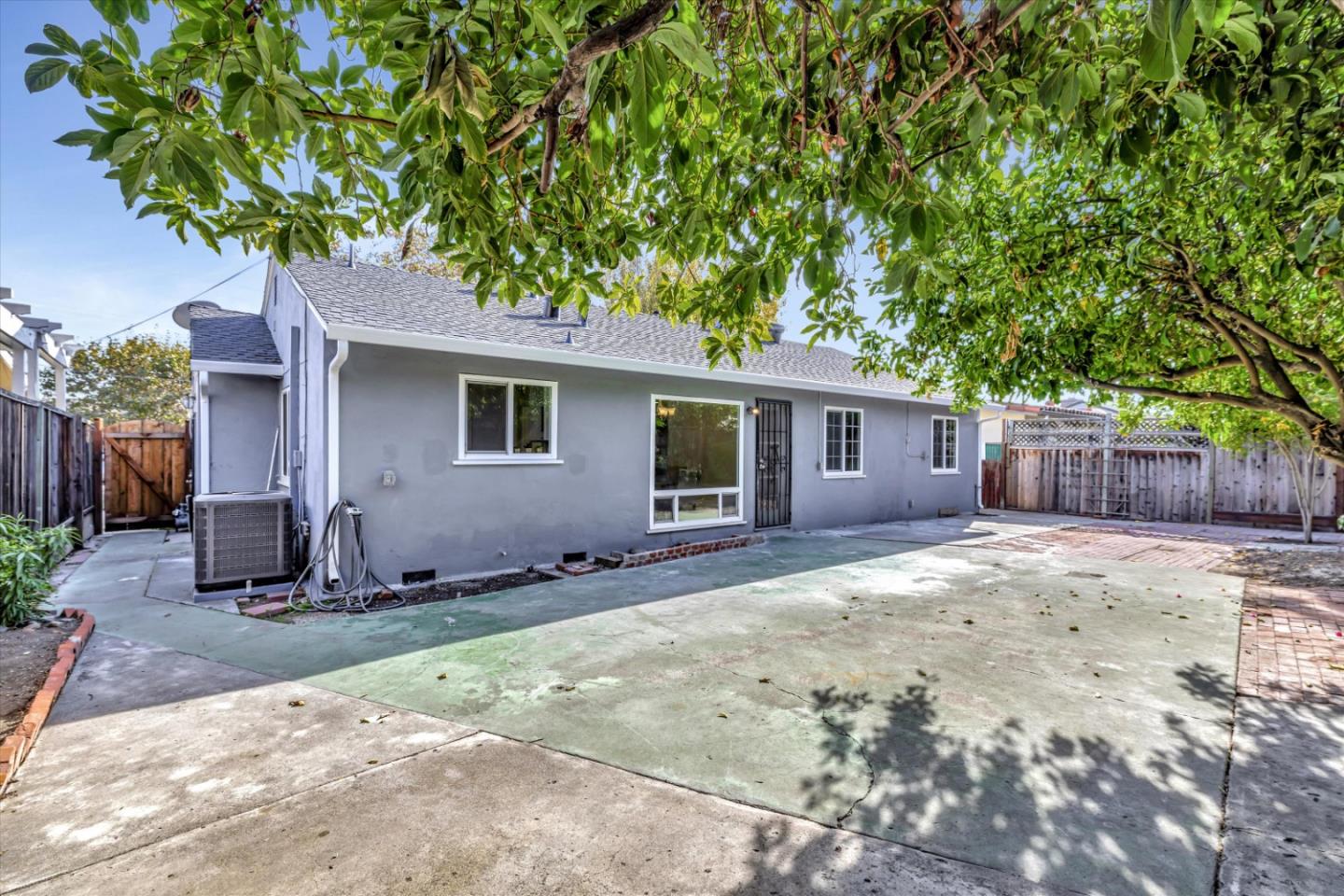13719 Highwood Drive