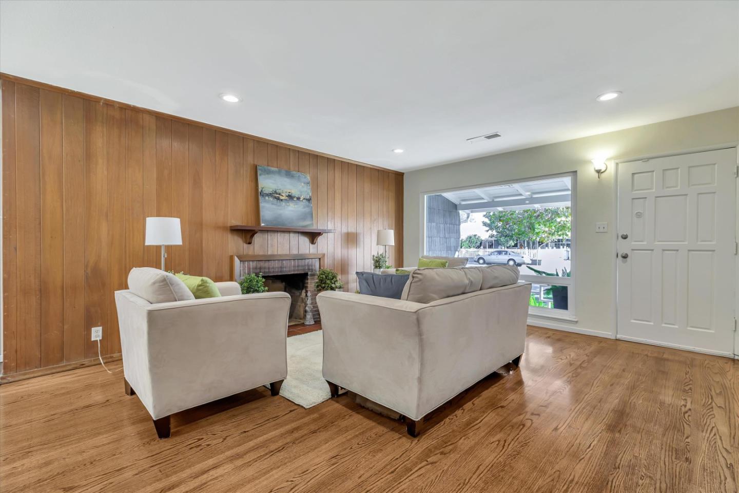 13719 Highwood Drive