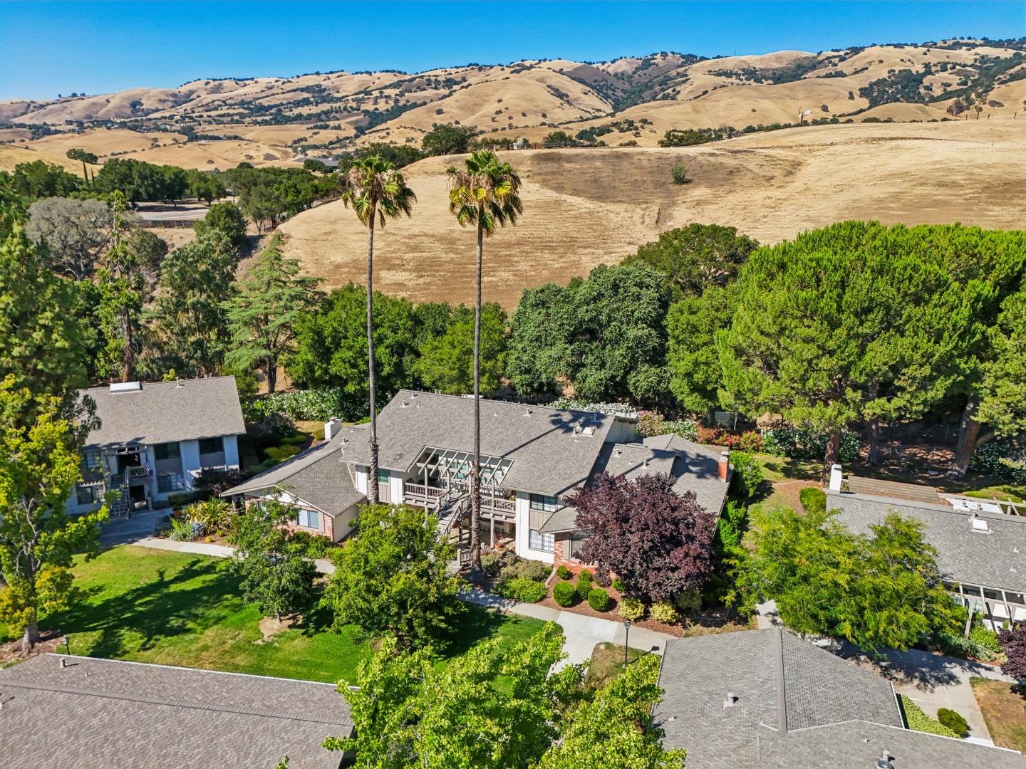 5286 Cribari Heights