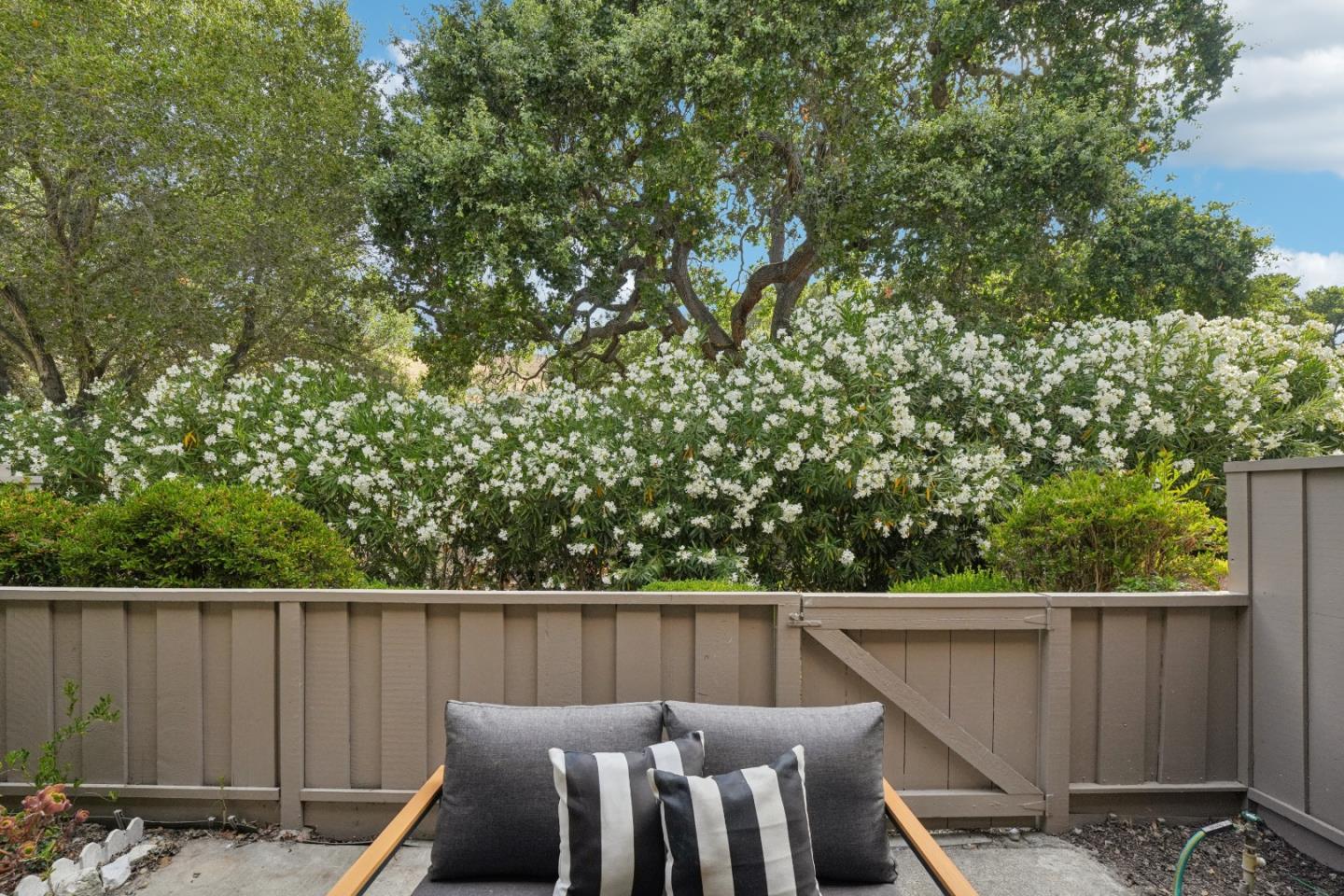 5286 Cribari Heights