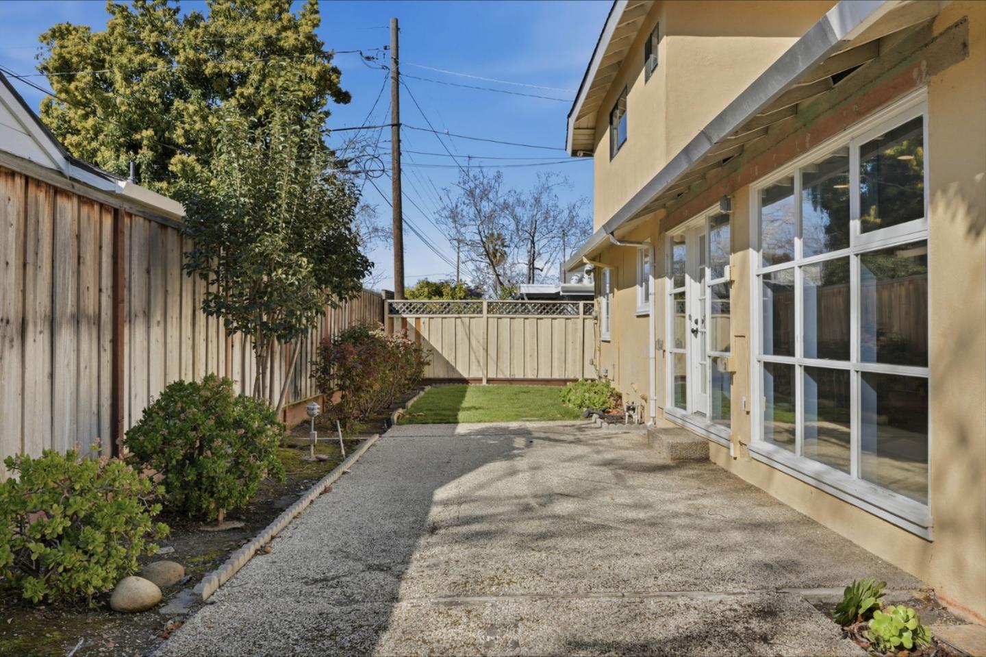 1846 Los Padres Boulevard