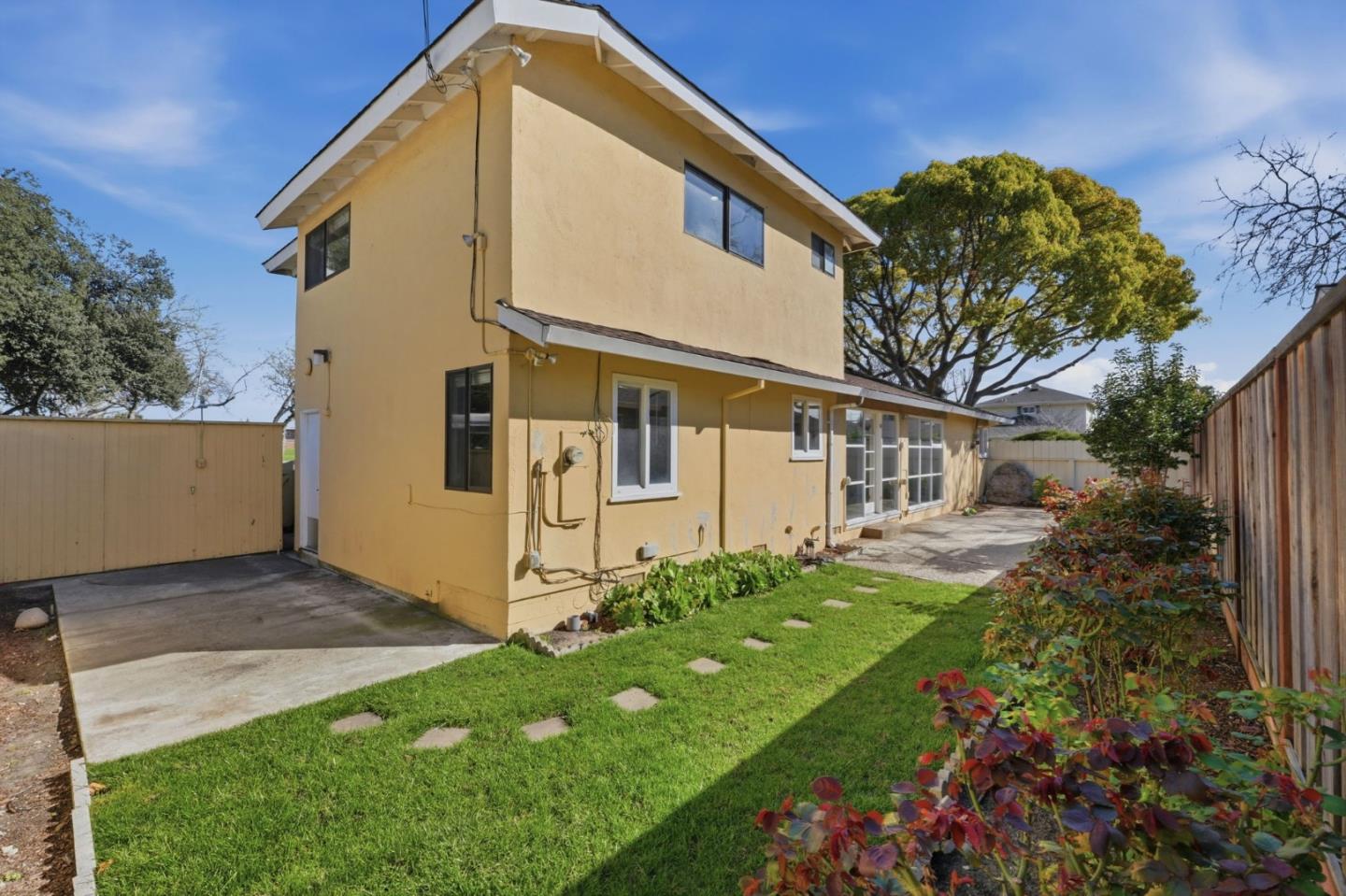 1846 Los Padres Boulevard