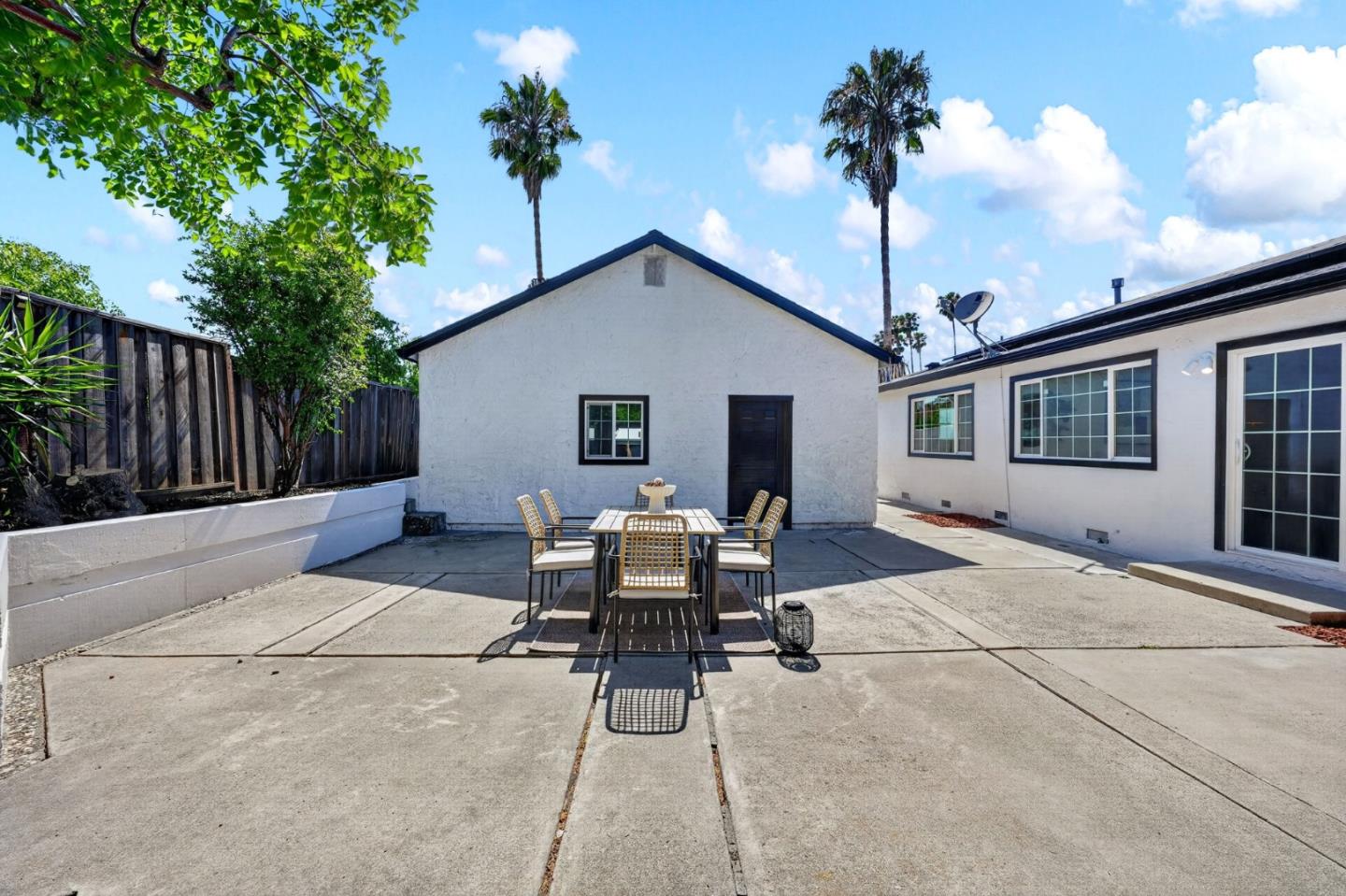 2752 Millbrae Way