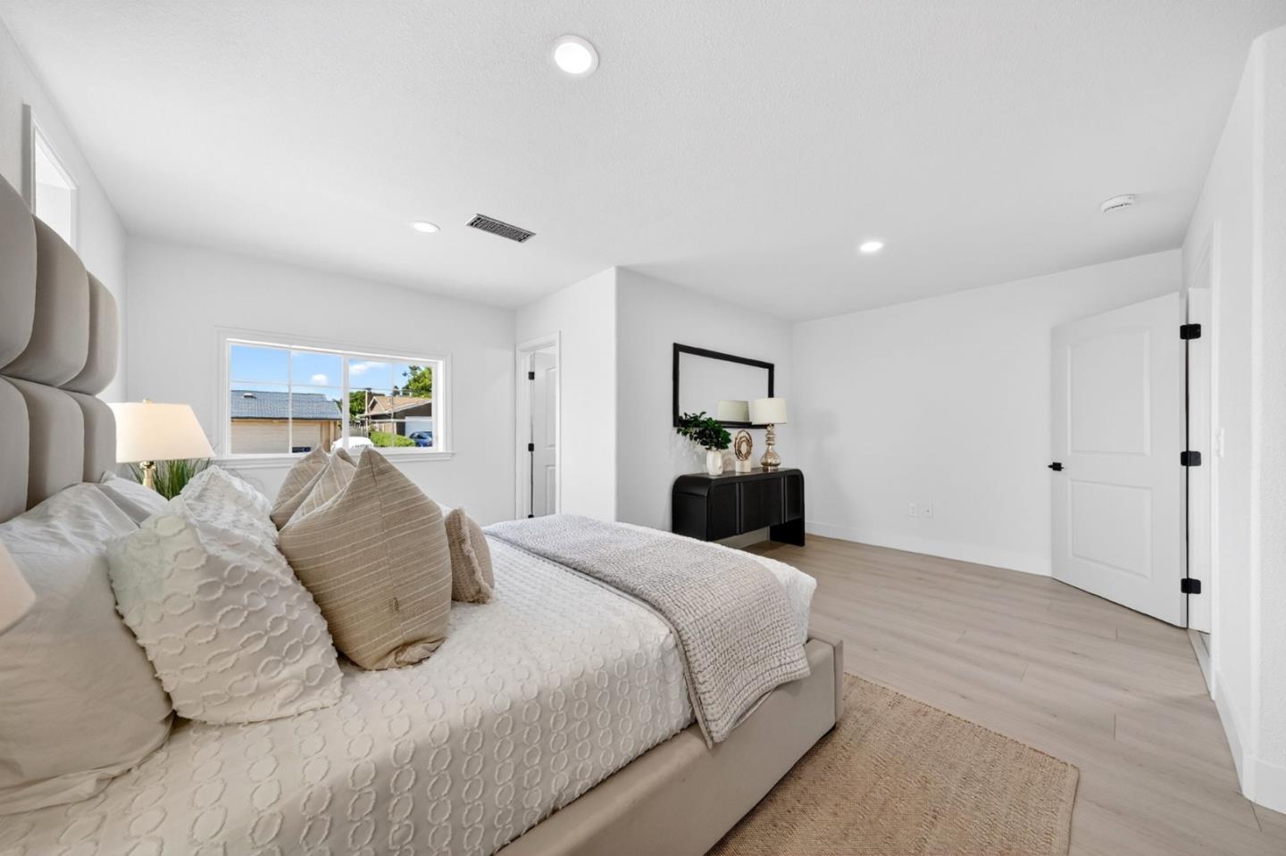 2752 Millbrae Way