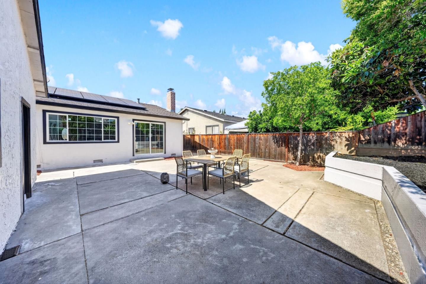 2752 Millbrae Way