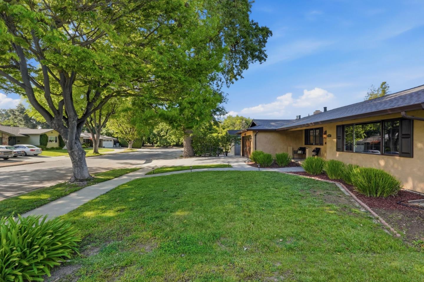 4276 Lynfield Lane