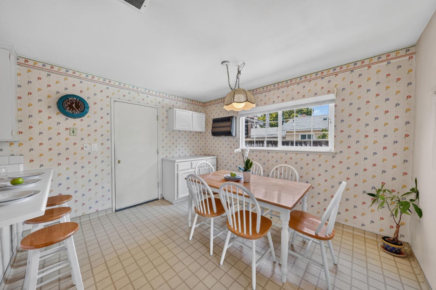 1668 Cassiar Drive