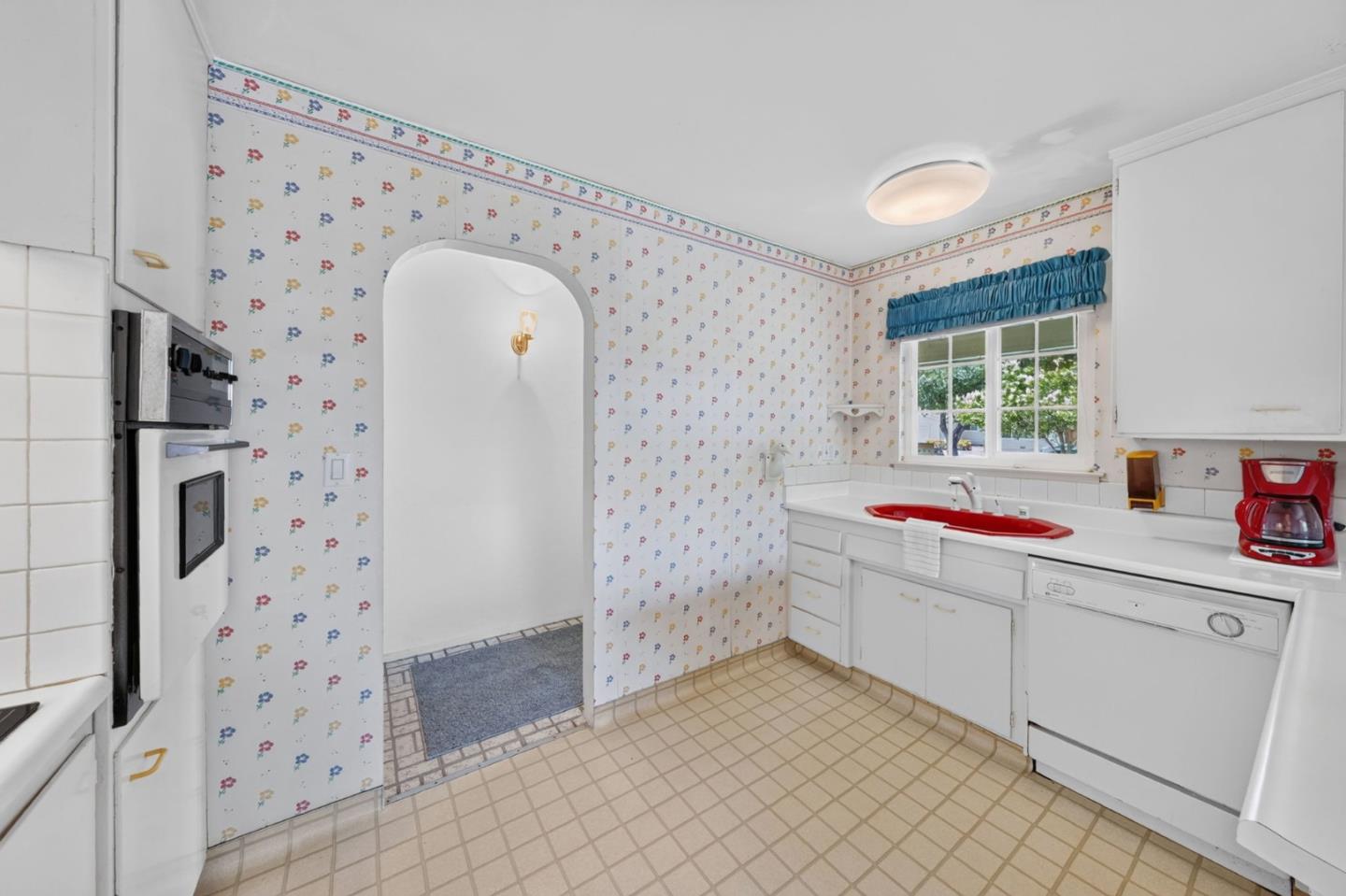 1668 Cassiar Drive