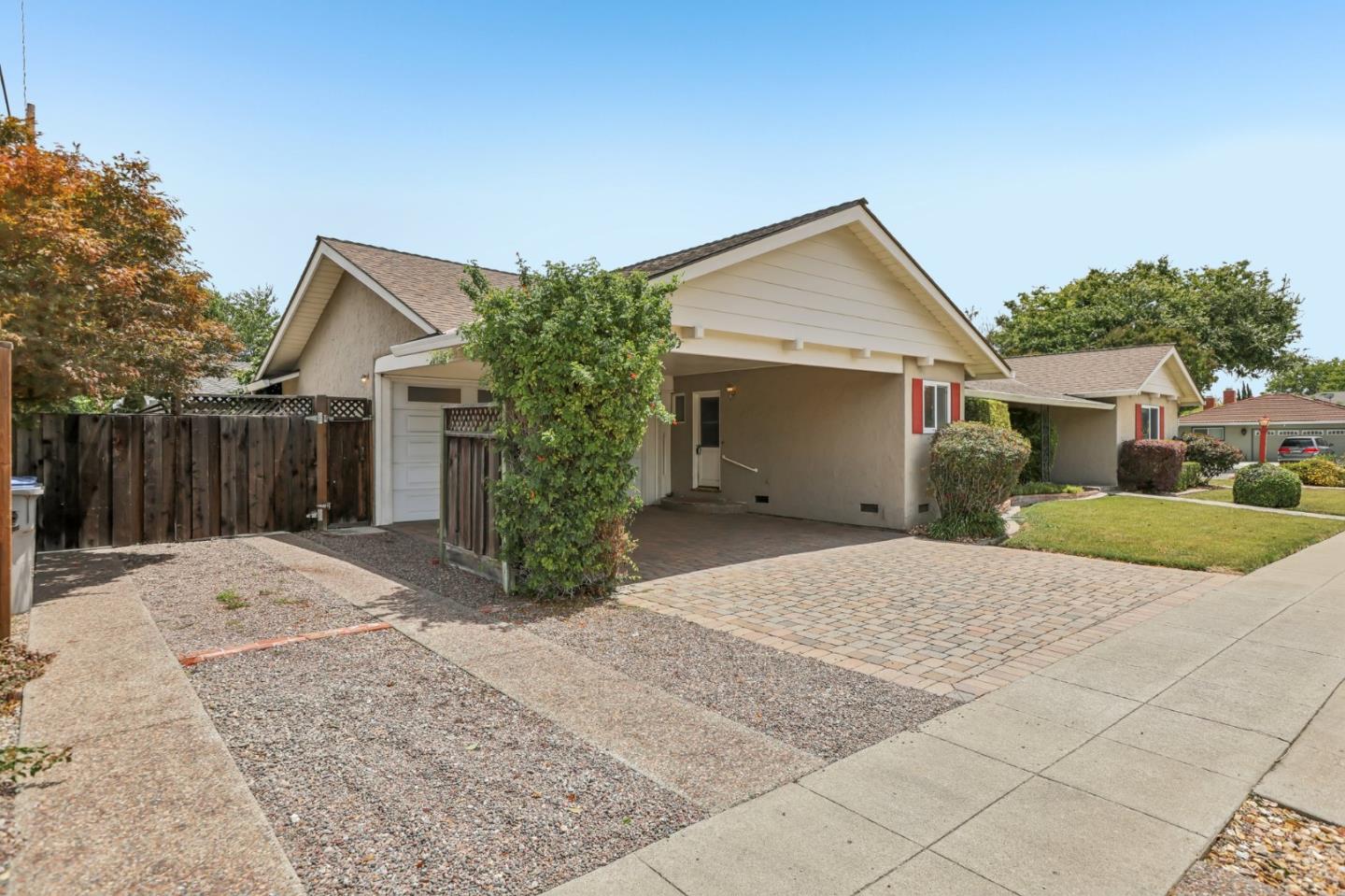 2534 Cherry Avenue