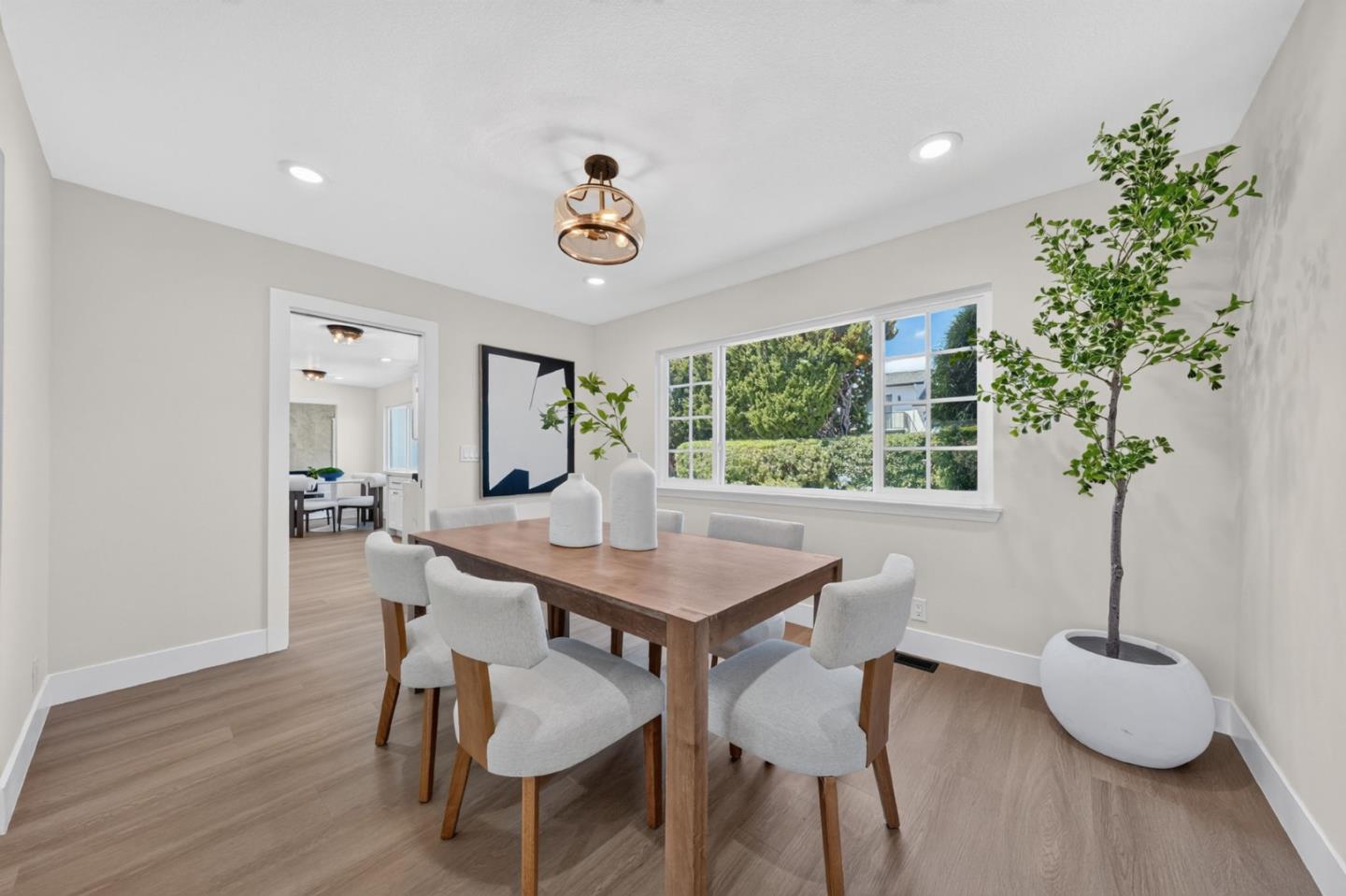 1031 Mount Darwin DR
