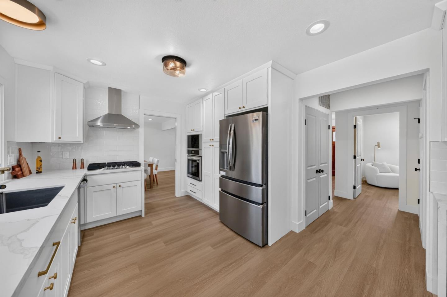 1031 Mount Darwin DR
