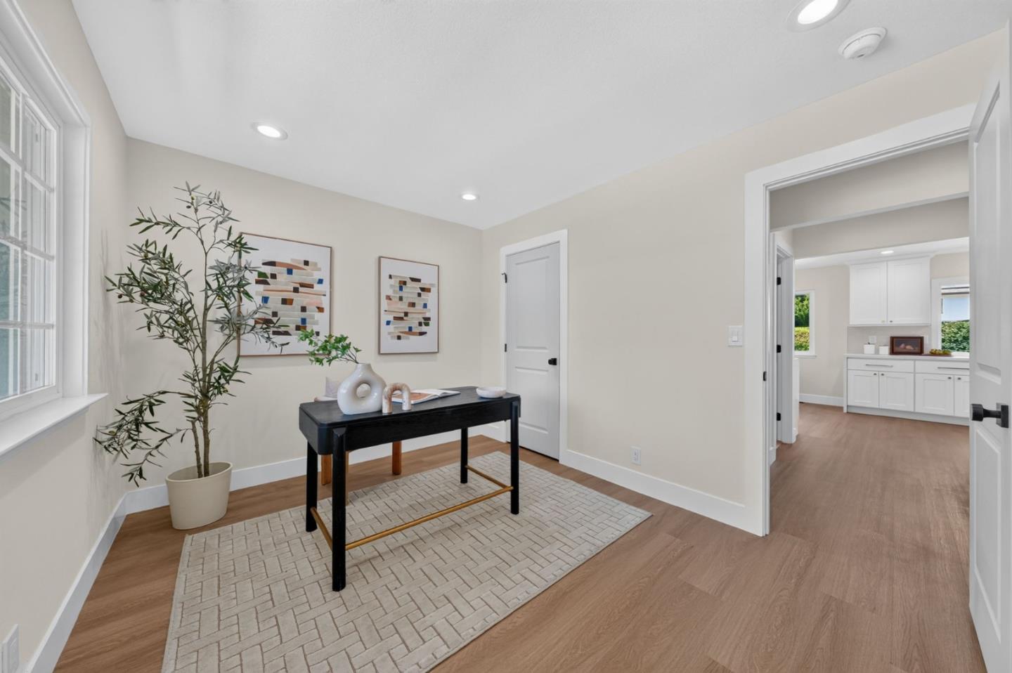 1031 Mount Darwin DR