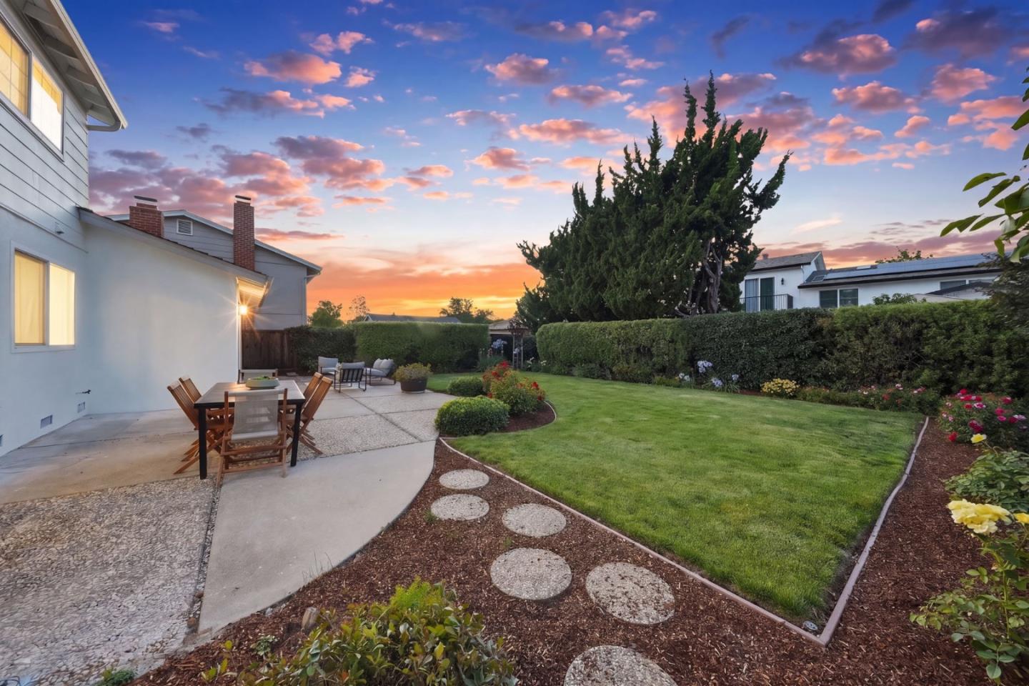 1031 Mount Darwin DR