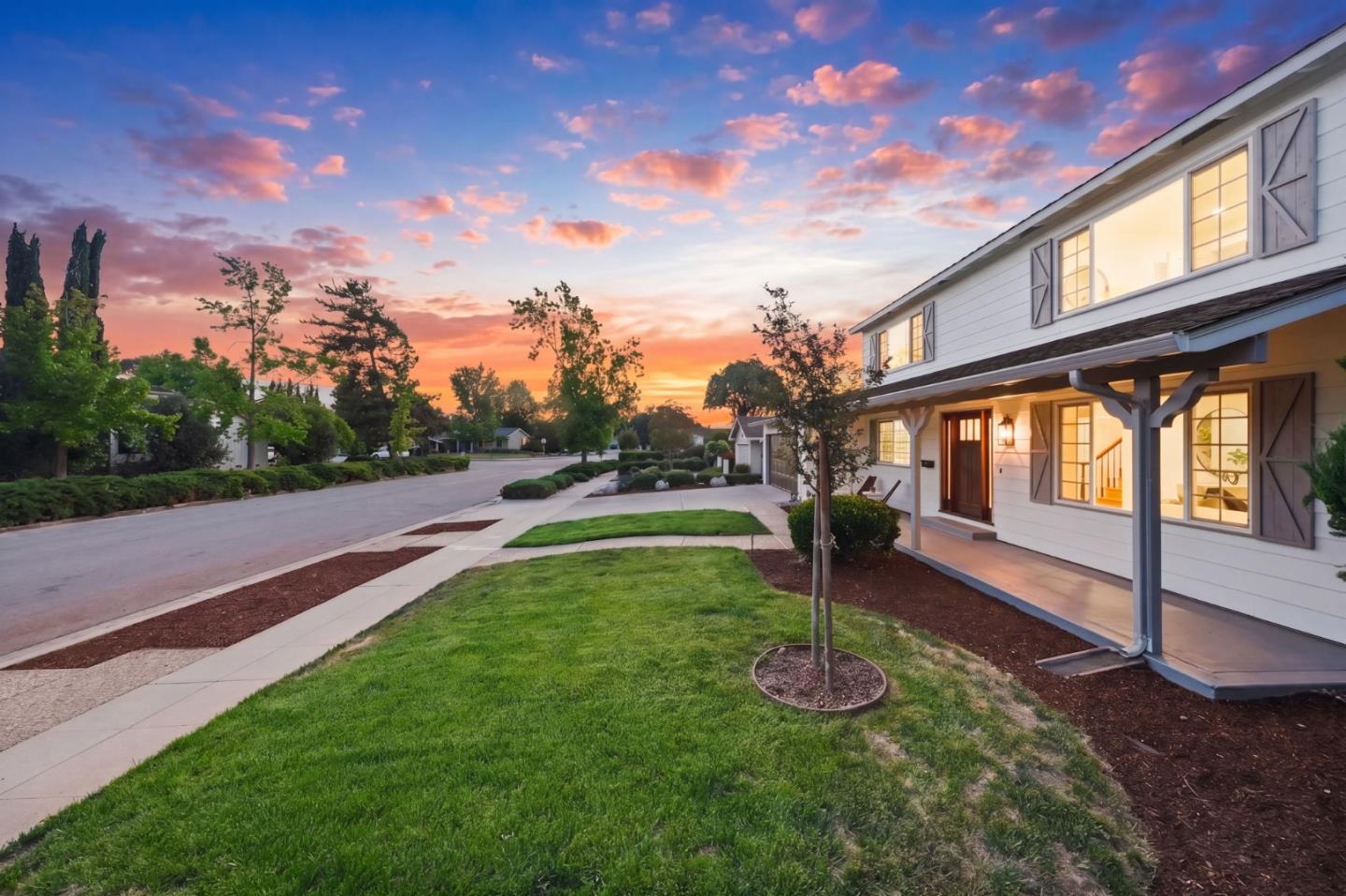 1031 Mount Darwin DR