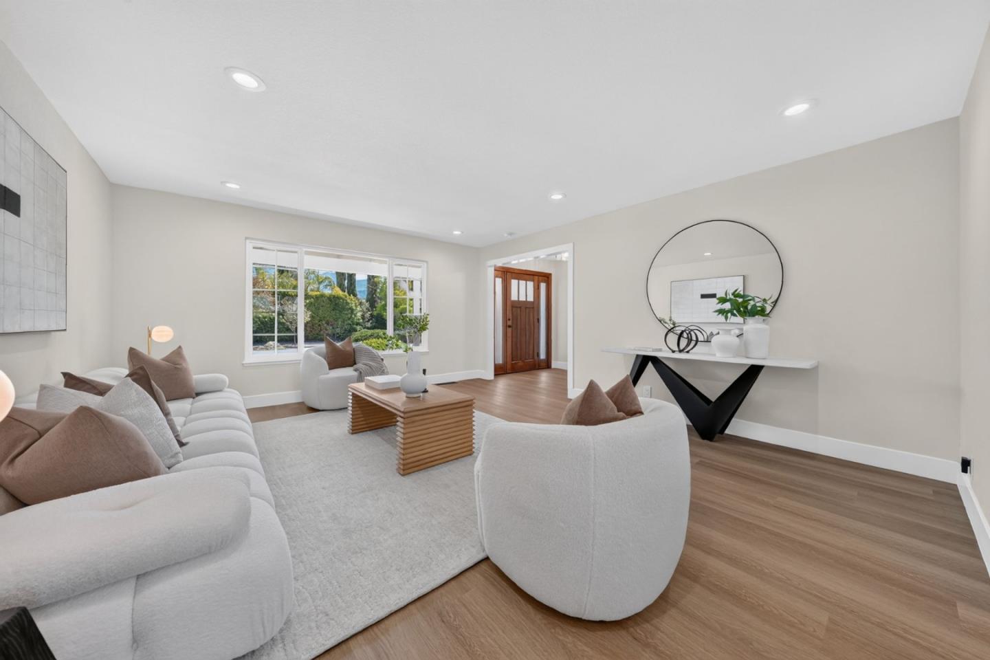 1031 Mount Darwin DR