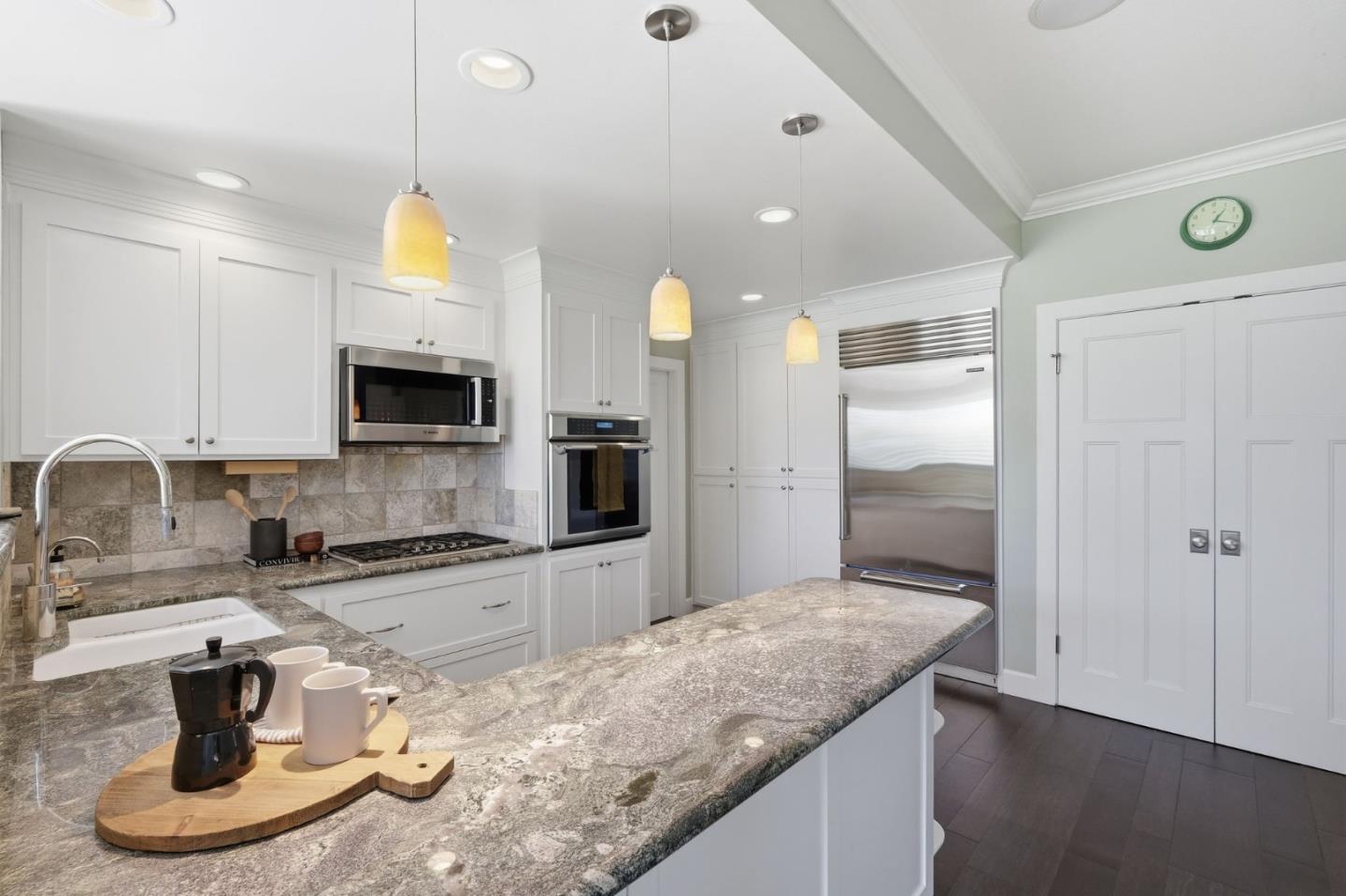 116 Meadowbrook DR