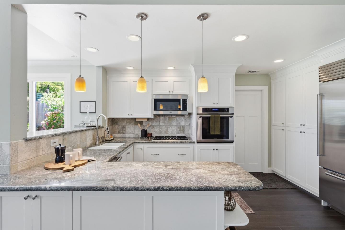 116 Meadowbrook DR