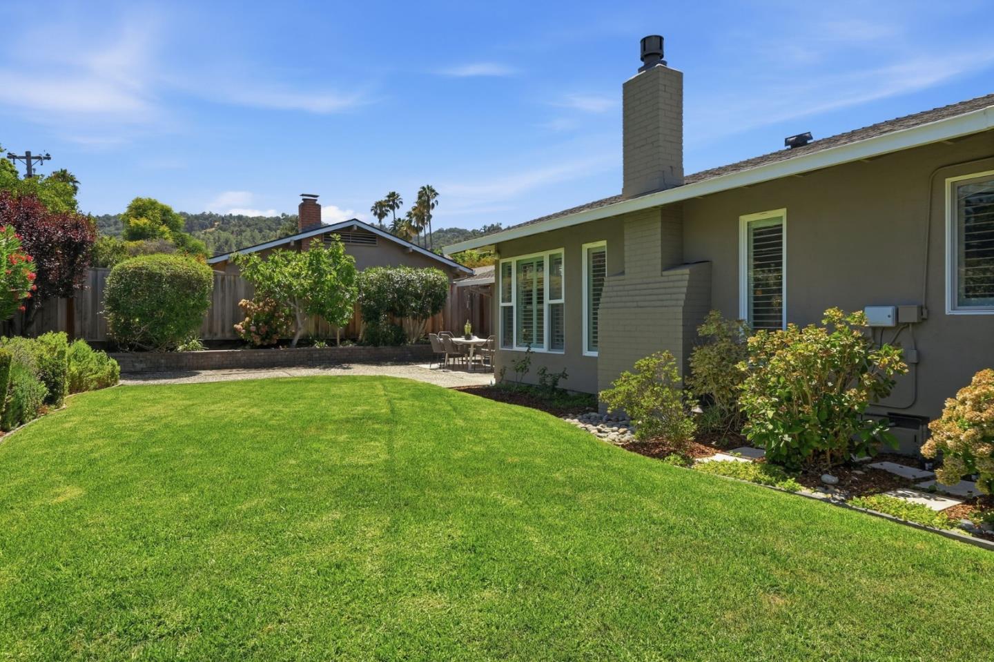 116 Meadowbrook DR