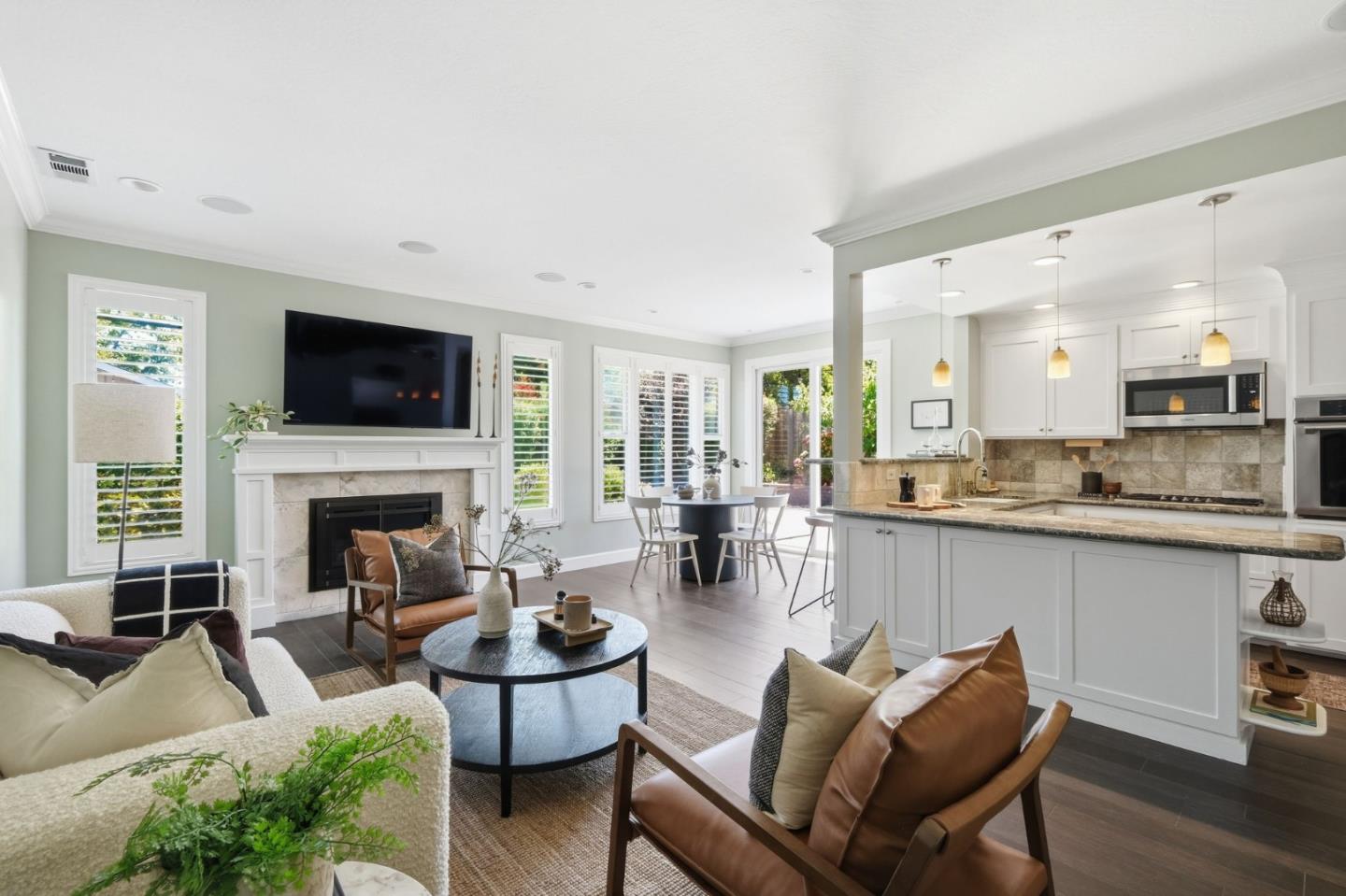 116 Meadowbrook DR