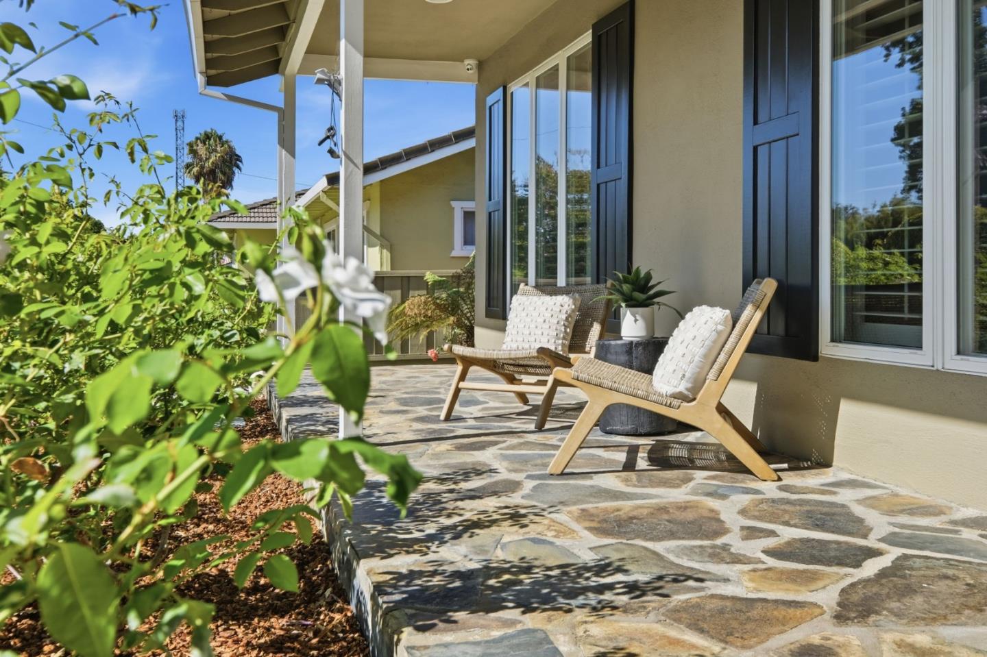 116 Meadowbrook DR