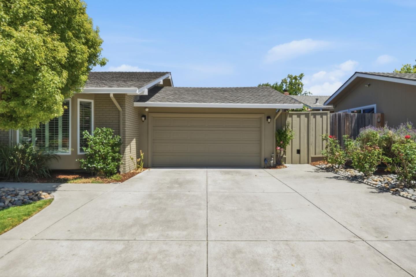116 Meadowbrook DR