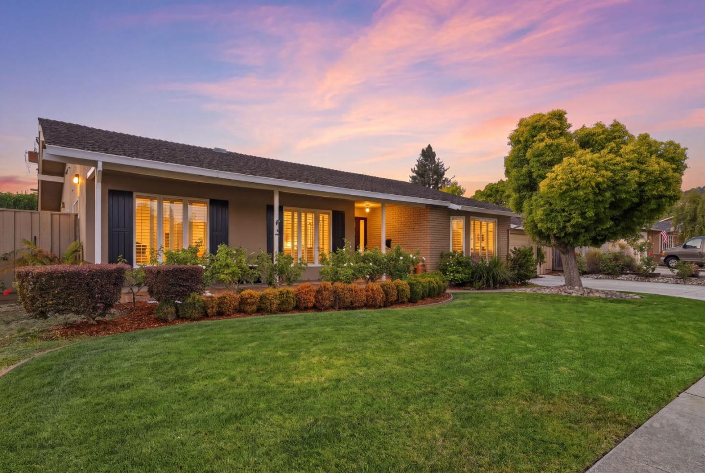 116 Meadowbrook DR