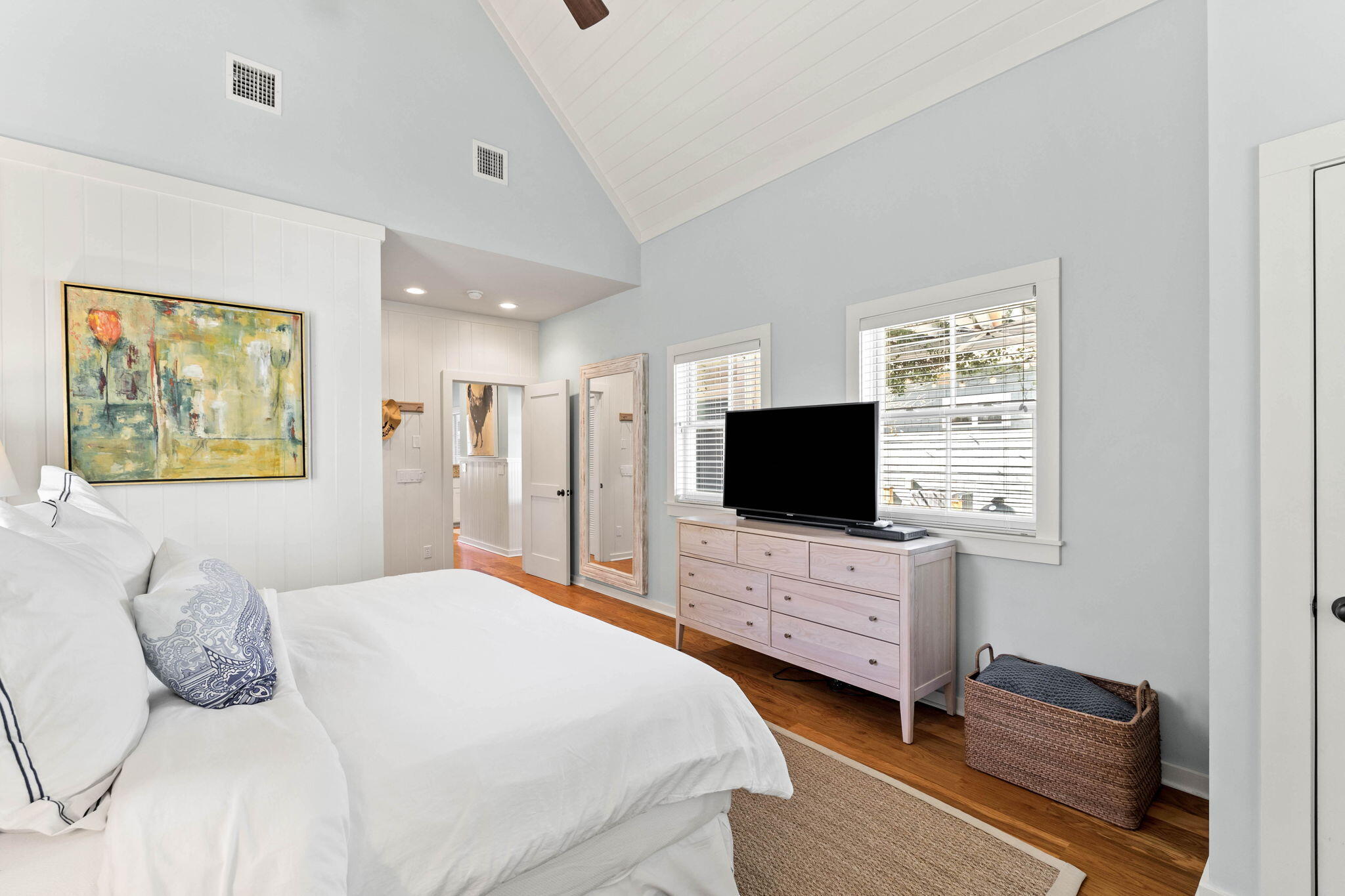 253 Salt Box Lane