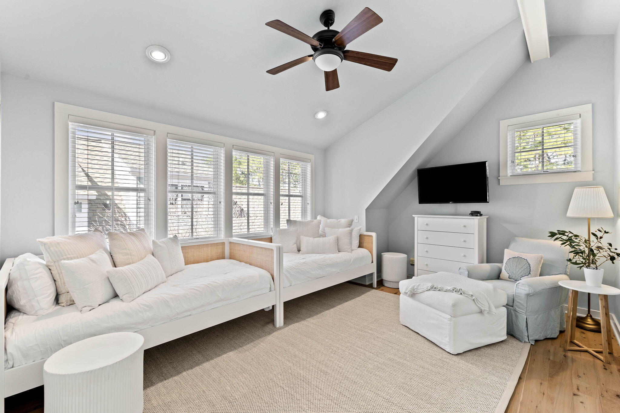 253 Salt Box Lane
