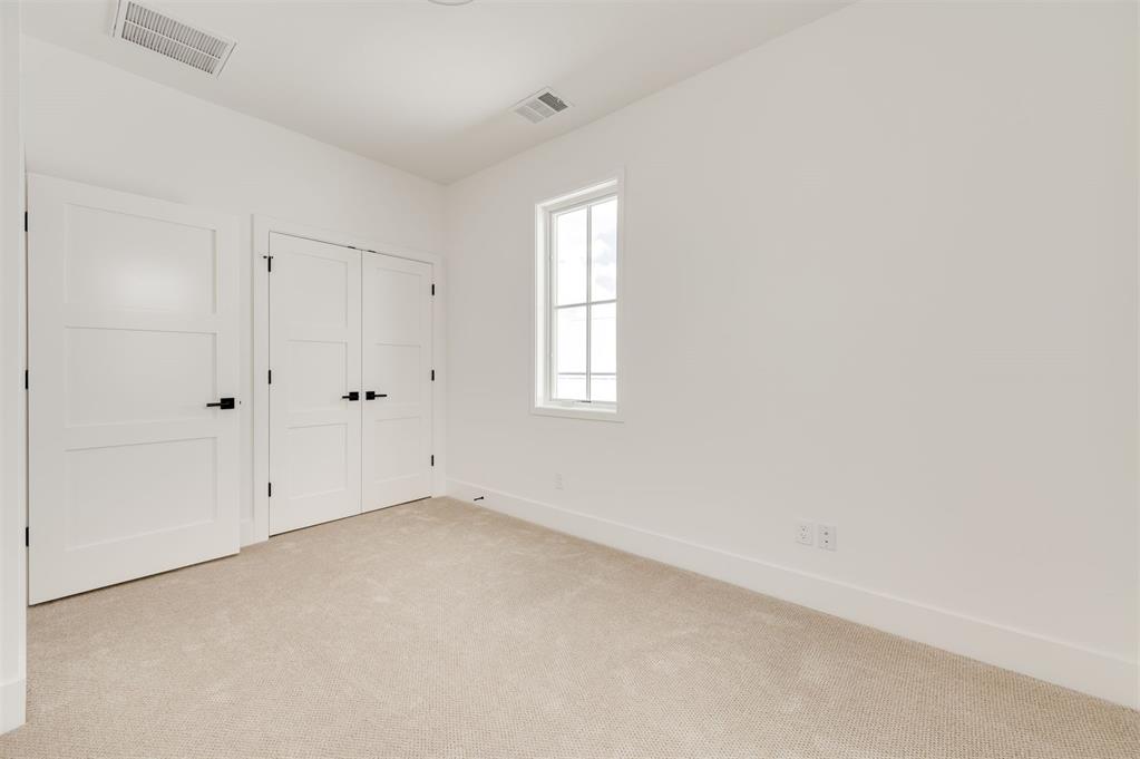 1006 Hangar Drive