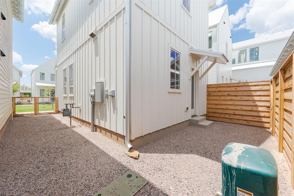 1006 Hangar Drive