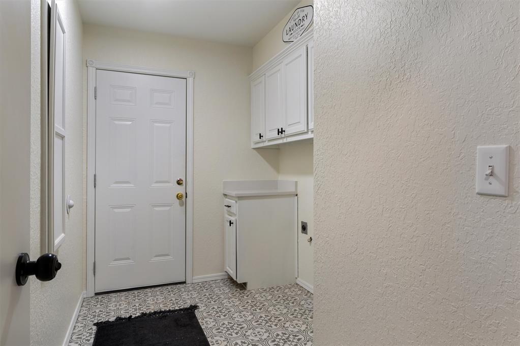 1713 Whispering Creek Court