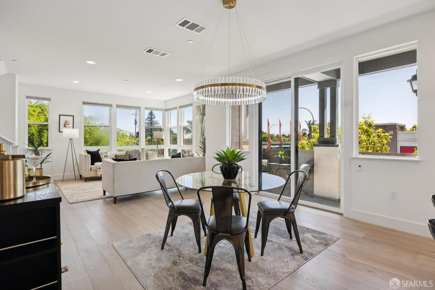 2 Avondale Avenue
