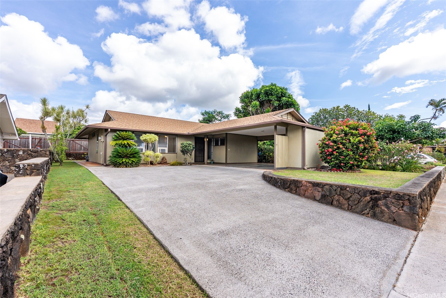 95-629 HINALII Street