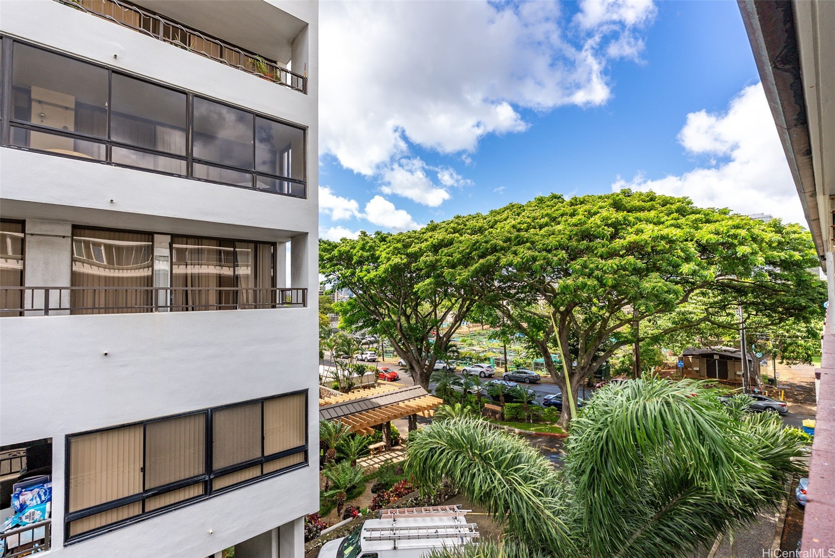 1531 Makiki Street 406