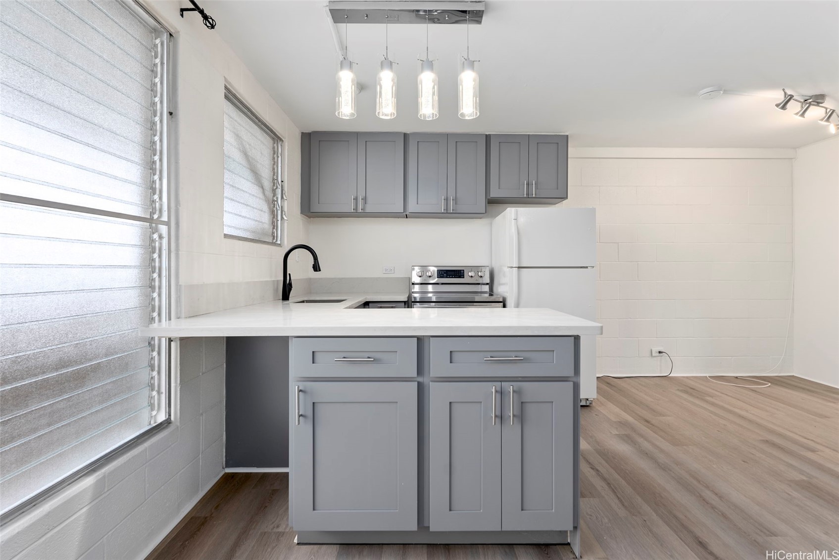 1531 Makiki Street 406