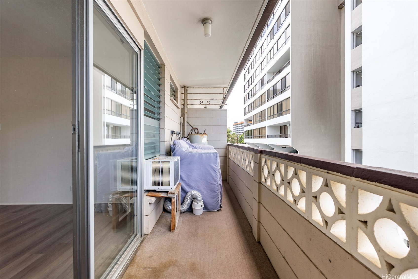 1531 Makiki Street 406