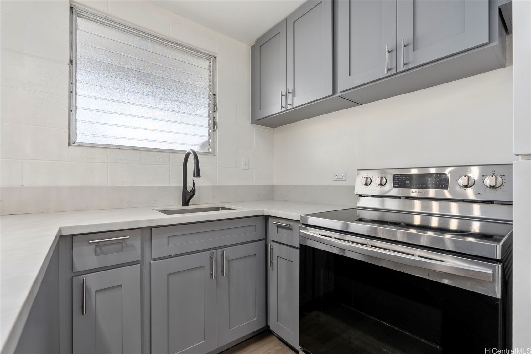 1531 Makiki Street 406