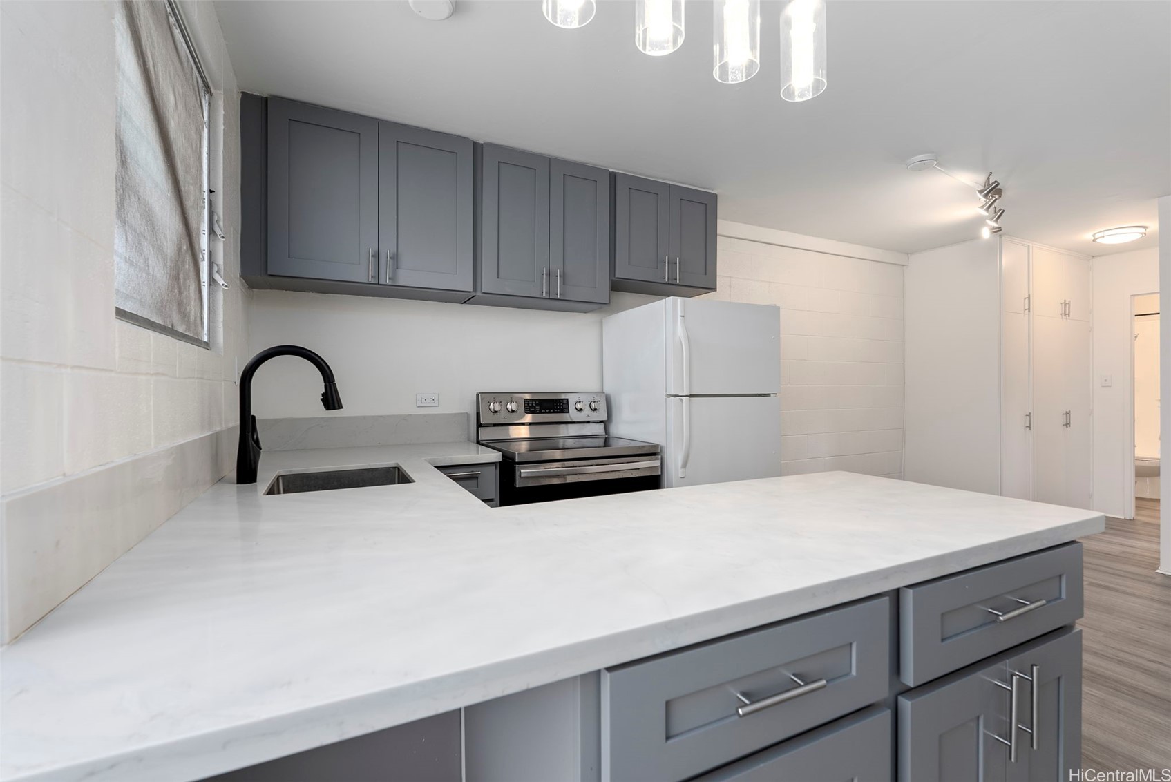 1531 Makiki Street 406