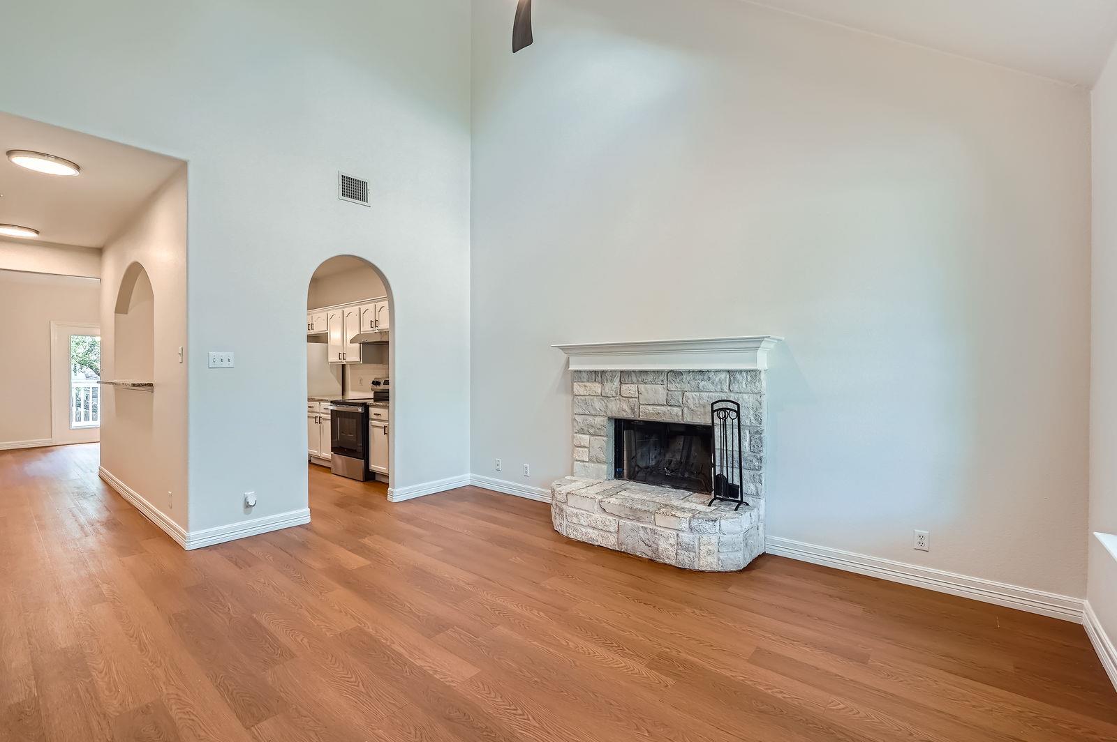 2033 Northview DR