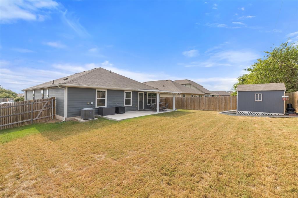 606 Comal RUN
