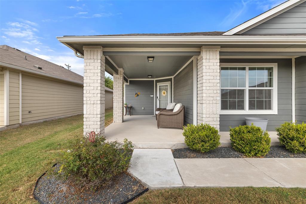 606 Comal RUN