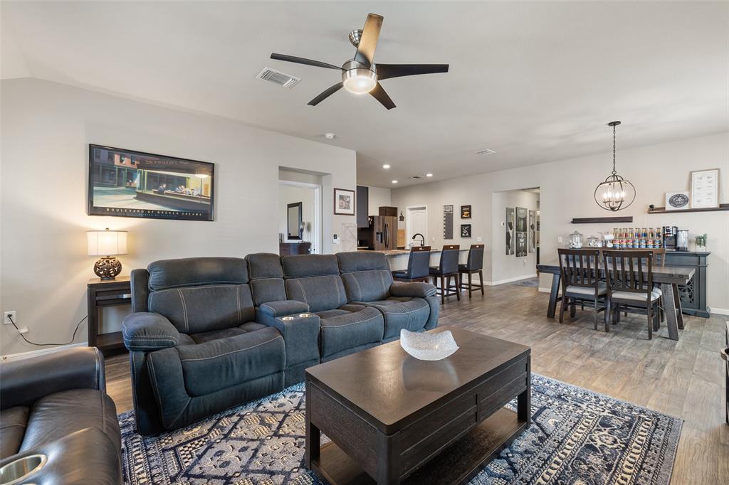 606 Comal RUN