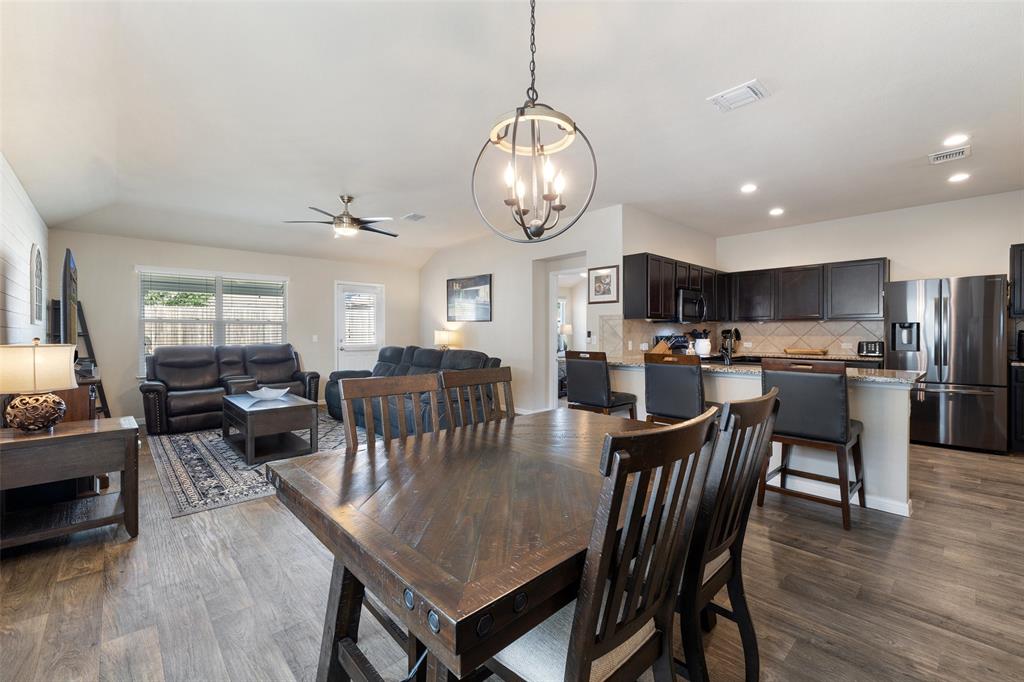 606 Comal RUN