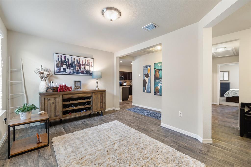 606 Comal RUN