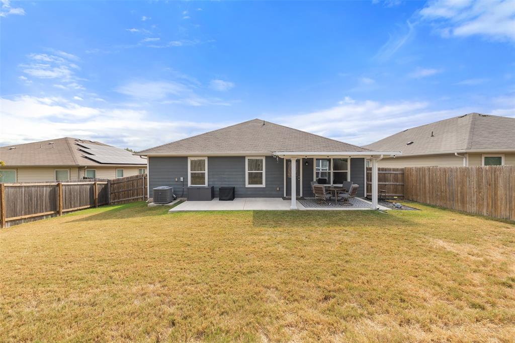 606 Comal RUN