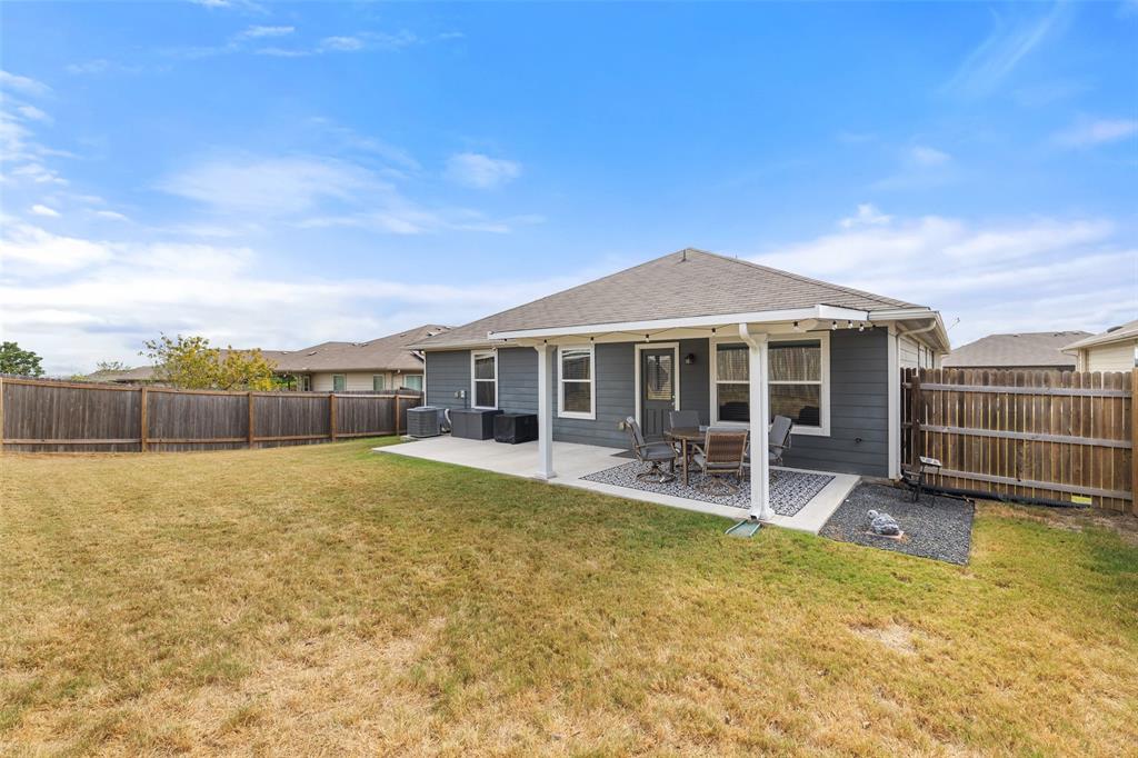 606 Comal RUN